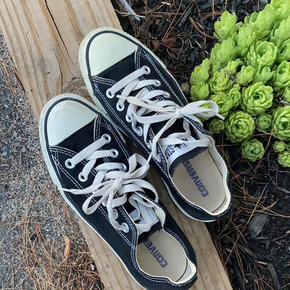 Black converse